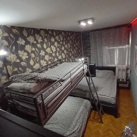 Lägenhet Apartament Venge -Cale Mieszkanie 46M2 Na Wylacznosc - Z Jedna Sypialnia I Jednym Sypialno-Salonem -3 Pietro Bez Windy- Rezerwacja Bez Karty Kredytowej-Klimatyzacja-Netflix-2 Lozeczka Dzieciece, Bezplatny Parking Publiczny Na Monitorowanym Podworzu Wrocław