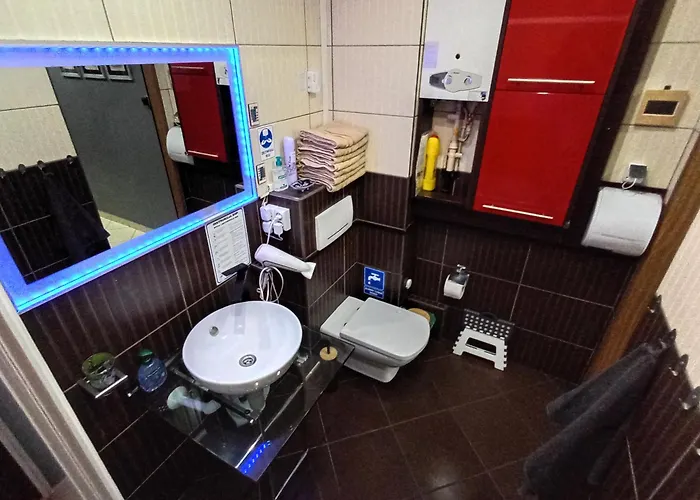 Apartament Venge -Cale Mieszkanie 46M2 Na Wylacznosc - Z Jedna Sypialnia I Jednym Sypialno-Salonem -3 Pietro Bez Windy- Rezerwacja Bez Karty Kredytowej-Klimatyzacja-Netflix-2 Lozeczka Dzieciece, Bezplatny Parking Publiczny Na Monitorowanym Podworzu * Wroclaw