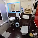 Appartement Venge -cale Mieszkanie 46m2 Na Wylacznosc - Z Jedna Sypialnia I Jednym Sypialno-salonem -3 Pietro Bez Windy- Rezerwacja Bez Karty Kredytowej-klimatyzacja-netflix-2 Lozeczka Dzieciece, Bezplatny Parking Publiczny Na Monitorowanym Podworzu Wrocław
