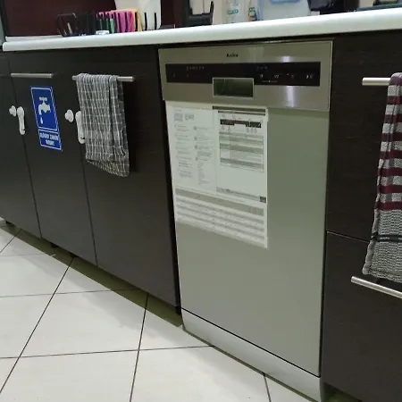 Venge -całe Mieszkanie 46m2 Na Wyłączność - Z Jedną Sypialnią I Jednym Sypialno-salonem -3 Piętro Bez Windy- Rezerwacja Bez Karty Kredytowej-klimatyzacja-netflix-2 łóżeczka Dziecięce-śniadanie Xxl 30zł * Wrocław