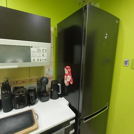 Apartament Venge -całe Mieszkanie 46m2 Na Wyłączność - Z Jedną Sypialnią I Jednym Sypialno-salonem -3 Piętro Bez Windy- Rezerwacja Bez Karty Kredytowej-klimatyzacja-netflix-2 łóżeczka Dziecięce-śniadanie Xxl 30zł Wrocław