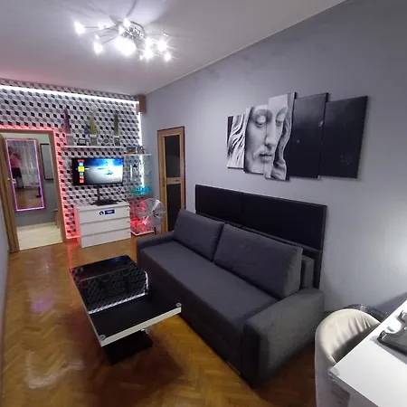 Apartament Venge -Cale Mieszkanie 46M2 Na Wylacznosc - Z Jedna Sypialnia I Jednym Sypialno-Salonem -3 Pietro Bez Windy- Rezerwacja Bez Karty Kredytowej-Klimatyzacja-Netflix-2 Lozeczka Dzieciece, Bezplatny Parking Publiczny Na Monitorowanym Podworzu Apartment *