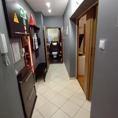 Apartament Venge -Cale Mieszkanie 46M2 Na Wylacznosc - Z Jedna Sypialnia I Jednym Sypialno-Salonem -3 Pietro Bez Windy- Rezerwacja Bez Karty Kredytowej-Klimatyzacja-Netflix-2 Lozeczka Dzieciece, Bezplatny Parking Publiczny Na Monitorowanym Podworzu