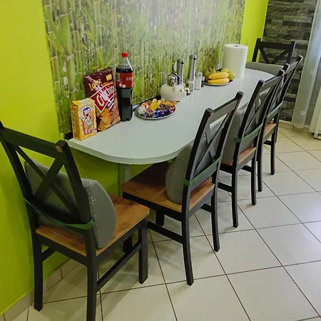 Apartment Apartament Venge -Cale Mieszkanie 46M2 Na Wylacznosc - Z Jedna Sypialnia I Jednym Sypialno-Salonem -3 Pietro Bez Windy- Rezerwacja Bez Karty Kredytowej-Klimatyzacja-Netflix-2 Lozeczka Dzieciece, Bezplatny Parking Publiczny Na Monitorowanym Podworzu