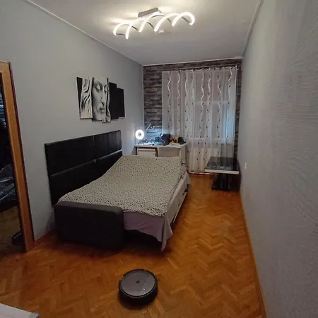 Apartament Venge -Cale Mieszkanie 46M2 Na Wylacznosc - Z Jedna Sypialnia I Jednym Sypialno-Salonem -3 Pietro Bez Windy- Rezerwacja Bez Karty Kredytowej-Klimatyzacja-Netflix-2 Lozeczka Dzieciece, Bezplatny Parking Publiczny Na Monitorowanym Podworzu Wroclaw