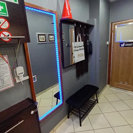 Venge -cale Mieszkanie 46m2 Na Wylacznosc - Z Jedna Sypialnia I Jednym Sypialno-salonem -3 Pietro Bez Windy- Rezerwacja Bez Karty Kredytowej-klimatyzacja-netflix-2 Lozeczka Dzieciece, Bezplatny Parking Publiczny Na Monitorowanym Podworzu * Vratislav