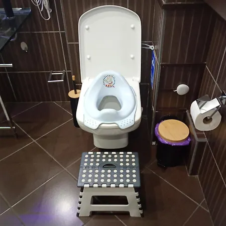 Apartment Apartament Venge -Cale Mieszkanie 46M2 Na Wylacznosc - Z Jedna Sypialnia I Jednym Sypialno-Salonem -3 Pietro Bez Windy- Rezerwacja Bez Karty Kredytowej-Klimatyzacja-Netflix-2 Lozeczka Dzieciece, Bezplatny Parking Publiczny Na Monitorowanym Podworzu Wroclaw