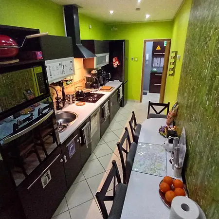 Apartment Apartament Venge -Cale Mieszkanie 46M2 Na Wylacznosc - Z Jedna Sypialnia I Jednym Sypialno-Salonem -3 Pietro Bez Windy- Rezerwacja Bez Karty Kredytowej-Klimatyzacja-Netflix-2 Lozeczka Dzieciece, Bezplatny Parking Publiczny Na Monitorowanym Podworzu *