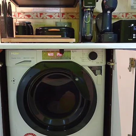 아파트 Venge -cale Mieszkanie 46m2 Na Wylacznosc - Z Jedna Sypialnia I Jednym Sypialno-salonem -3 Pietro Bez Windy- Rezerwacja Bez Karty Kredytowej-klimatyzacja-netflix-2 Lozeczka Dzieciece, Bezplatny Parking Publiczny Na Monitorowanym Podworzu 브로츠와프