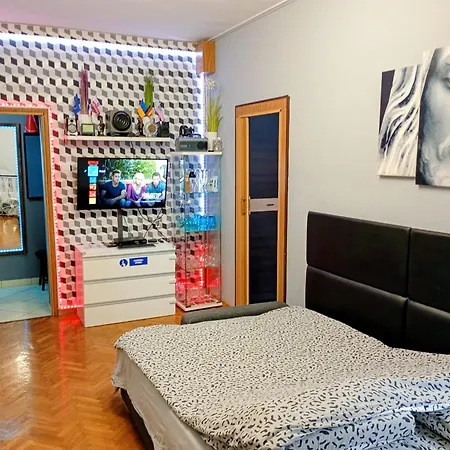 Apartament Venge -Cale Mieszkanie 46M2 Na Wylacznosc - Z Jedna Sypialnia I Jednym Sypialno-Salonem -3 Pietro Bez Windy- Rezerwacja Bez Karty Kredytowej-Klimatyzacja-Kino Domowe-Projektor-100