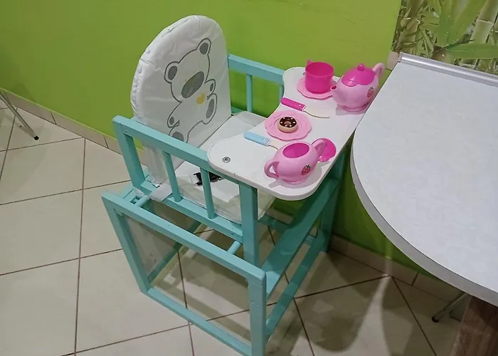 Venge -cale Mieszkanie 46m2 Na Wylacznosc - Z Jedna Sypialnia I Jednym Sypialno-salonem -3 Pietro Bez Windy- Rezerwacja Bez Karty Kredytowej-klimatyzacja-netflix-2 Lozeczka Dzieciece, Bezplatny Parking Publiczny Na Monitorowanym Podworzu Wrocław