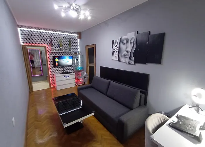 Venge -cale Mieszkanie 46m2 Na Wylacznosc - Z Jedna Sypialnia I Jednym Sypialno-salonem -3 Pietro Bez Windy- Rezerwacja Bez Karty Kredytowej-klimatyzacja-netflix-2 Lozeczka Dzieciece, Bezplatny Parking Publiczny Na Monitorowanym Podworzu Apartman *