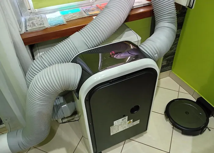 Venge -cale Mieszkanie 46m2 Na Wylacznosc - Z Jedna Sypialnia I Jednym Sypialno-salonem -3 Pietro Bez Windy- Rezerwacja Bez Karty Kredytowej-klimatyzacja-netflix-2 Lozeczka Dzieciece, Bezplatny Parking Publiczny Na Monitorowanym Podworzu Apartman Wrocław