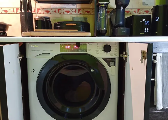 Apartman Venge -cale Mieszkanie 46m2 Na Wylacznosc - Z Jedna Sypialnia I Jednym Sypialno-salonem -3 Pietro Bez Windy- Rezerwacja Bez Karty Kredytowej-klimatyzacja-netflix-2 Lozeczka Dzieciece, Bezplatny Parking Publiczny Na Monitorowanym Podworzu Wrocław